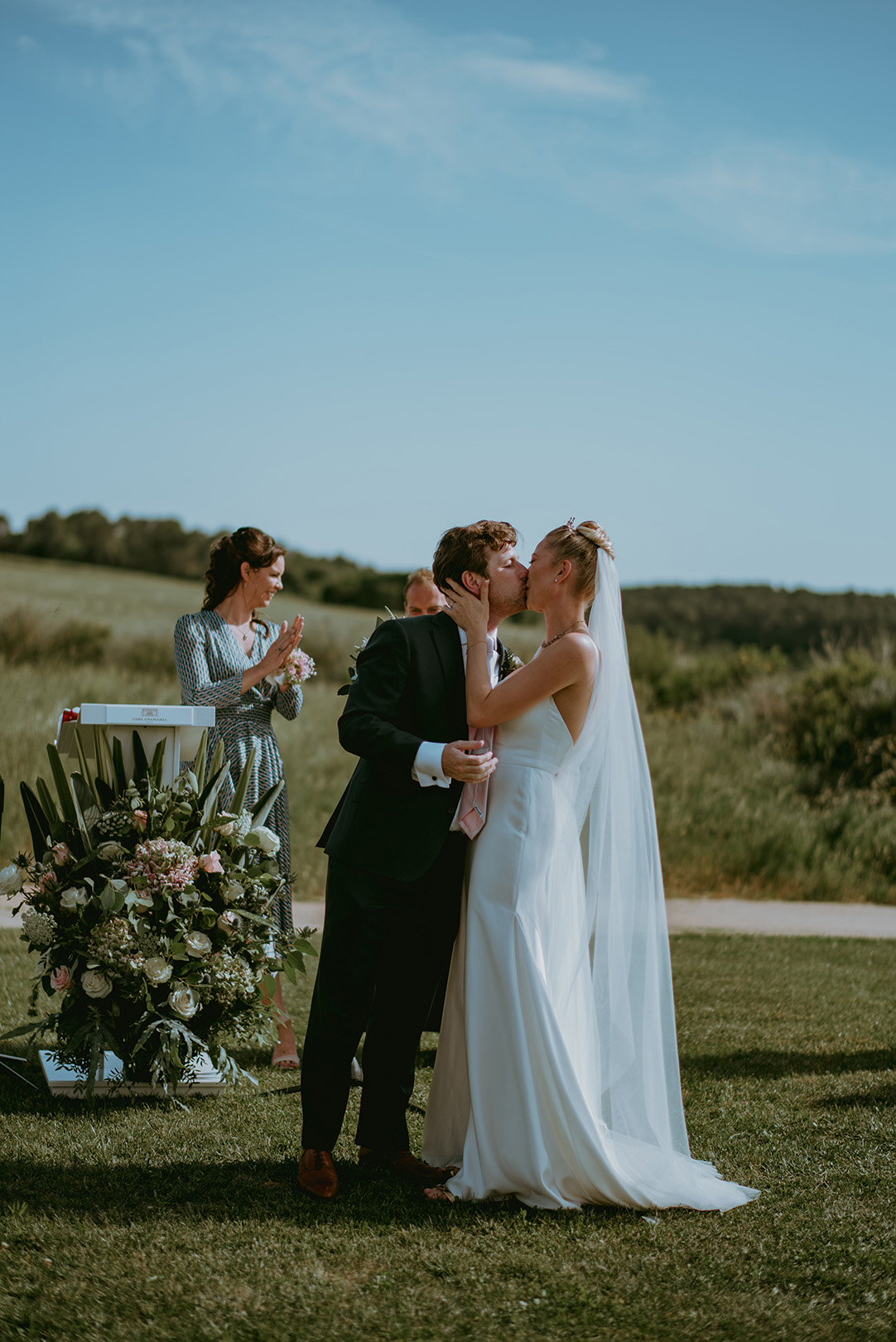 firs-kiss-at-casa-anamaria