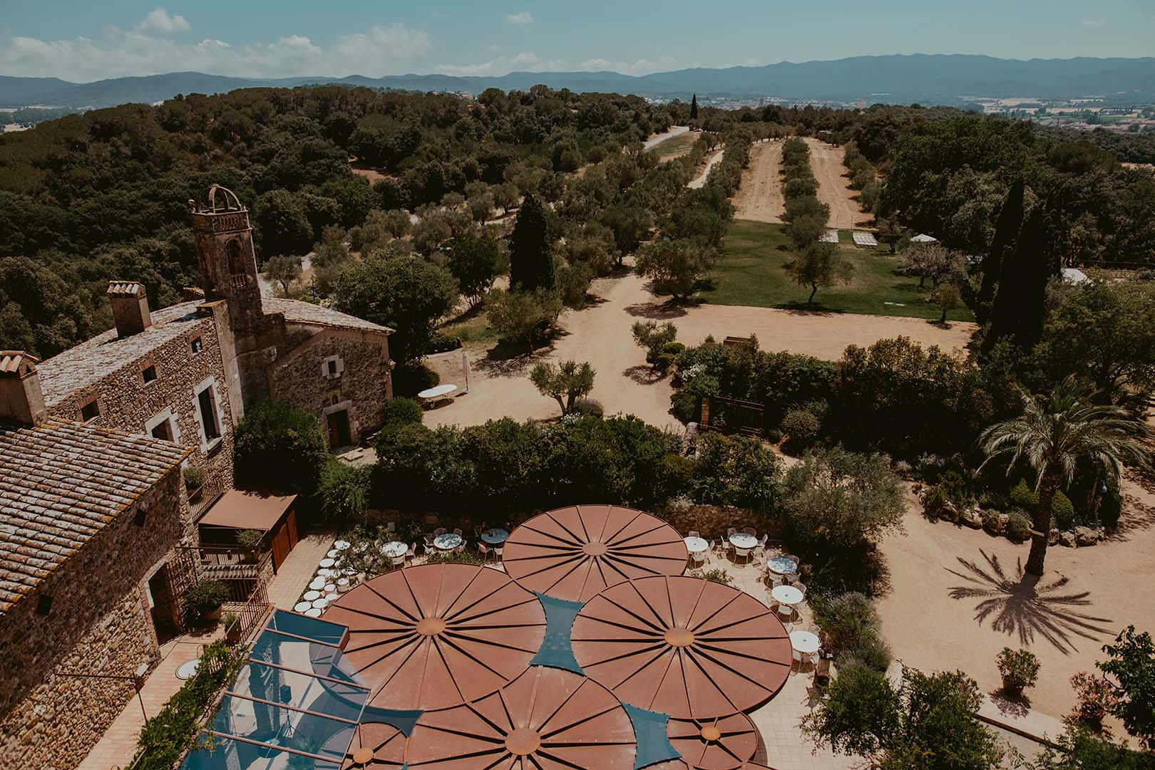 overlooking-view-of-wedding-venue-castell-emporda