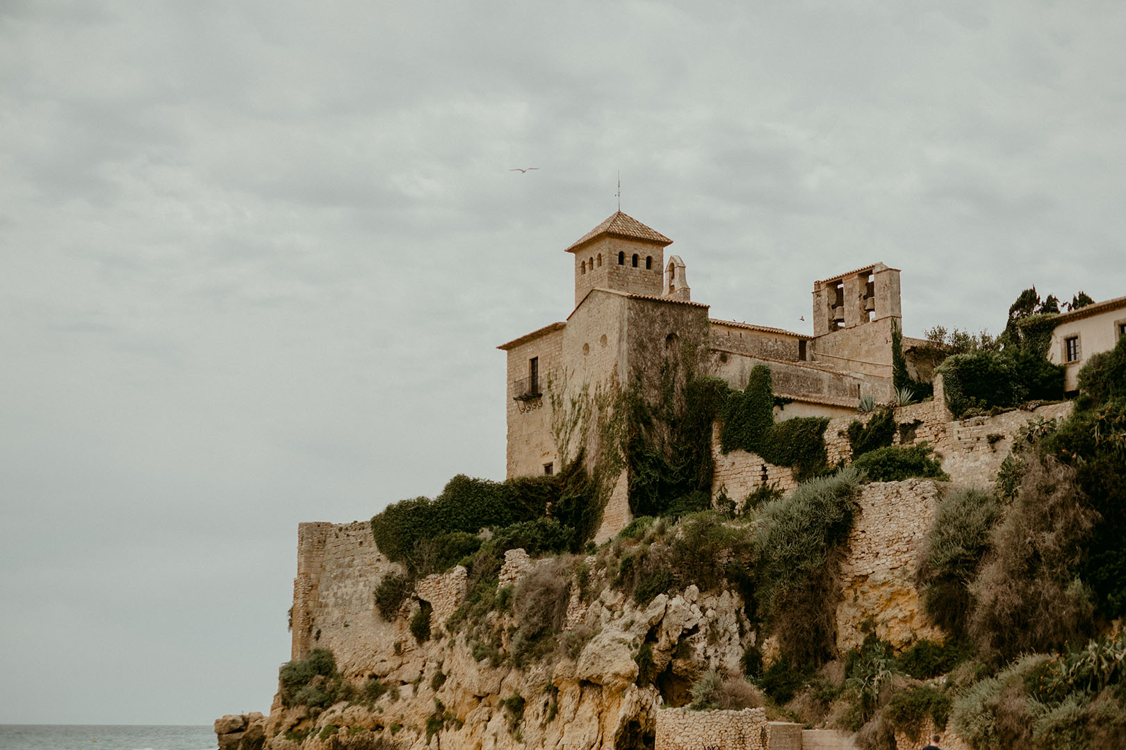 epic-view-of-barcelona-wedding-venue-castell-de-tamarit-from-seaside