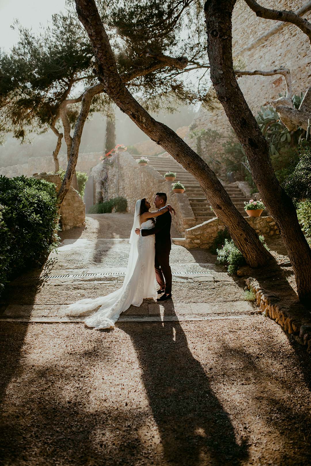 beautiful-portrait-of-bride-and-groom-at-castell-de-tamarit