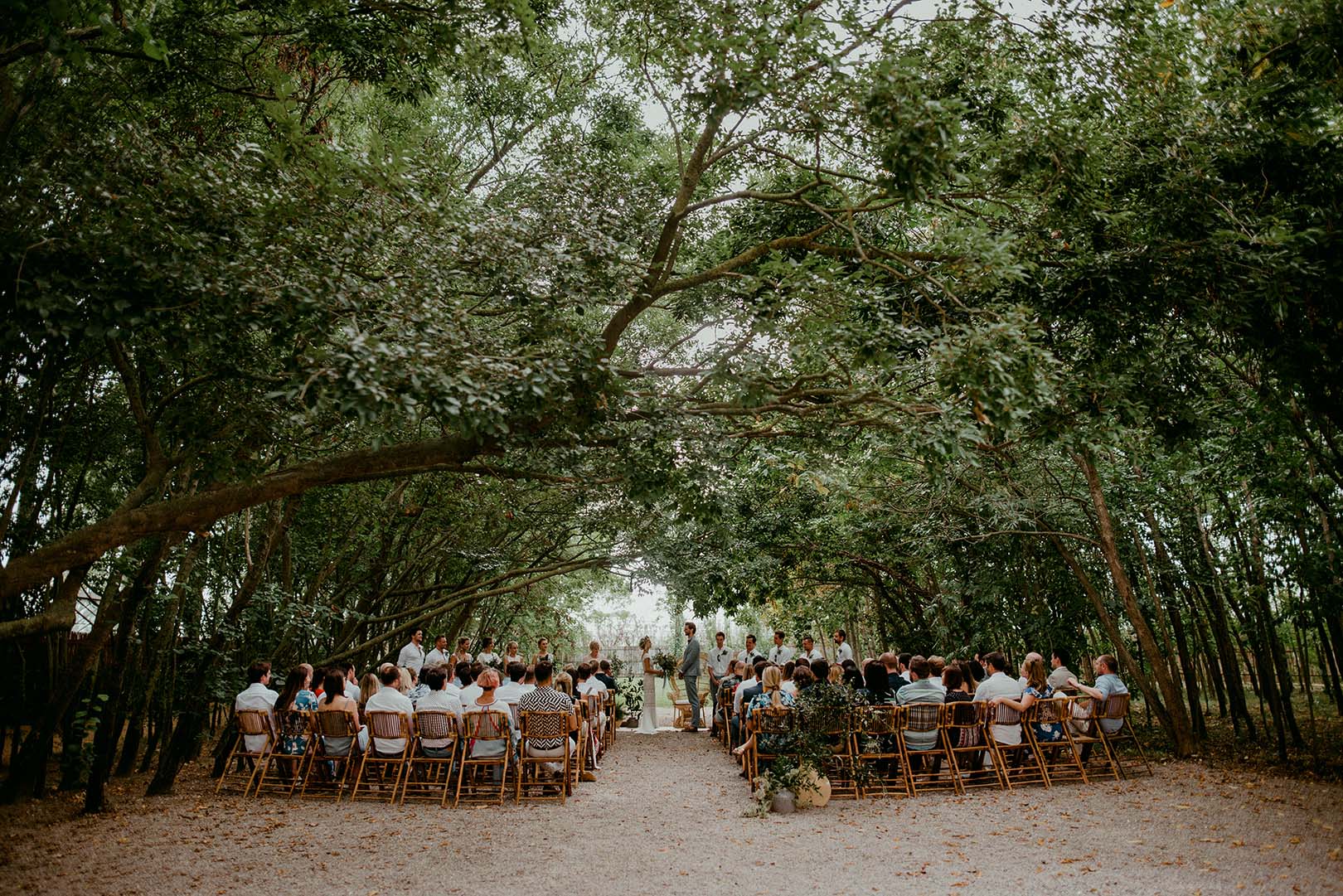 beautiful-natural-wedding-ceremony-at-cortal-gran