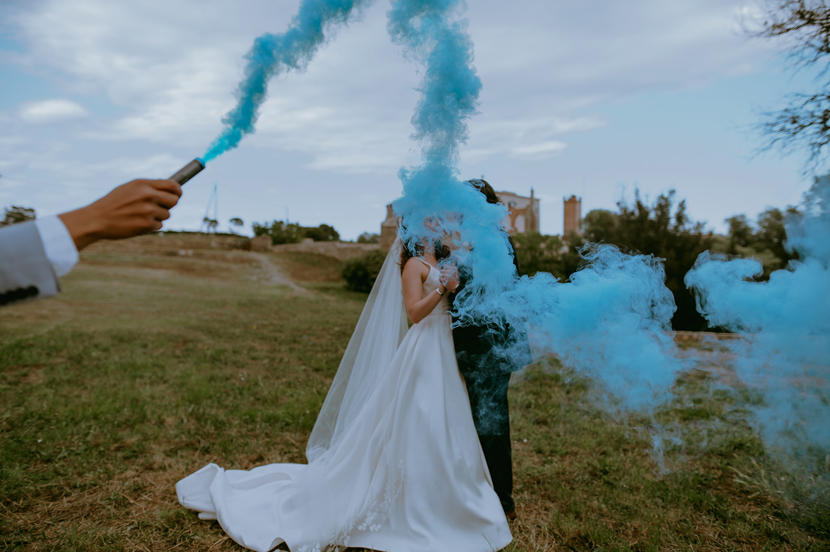 artistic-mas-torroella-wedding-photography