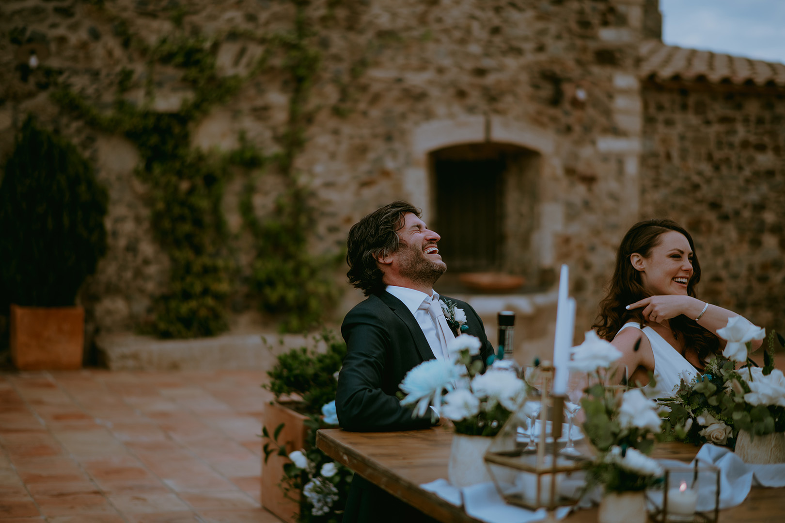 bride-and-groom-laughing